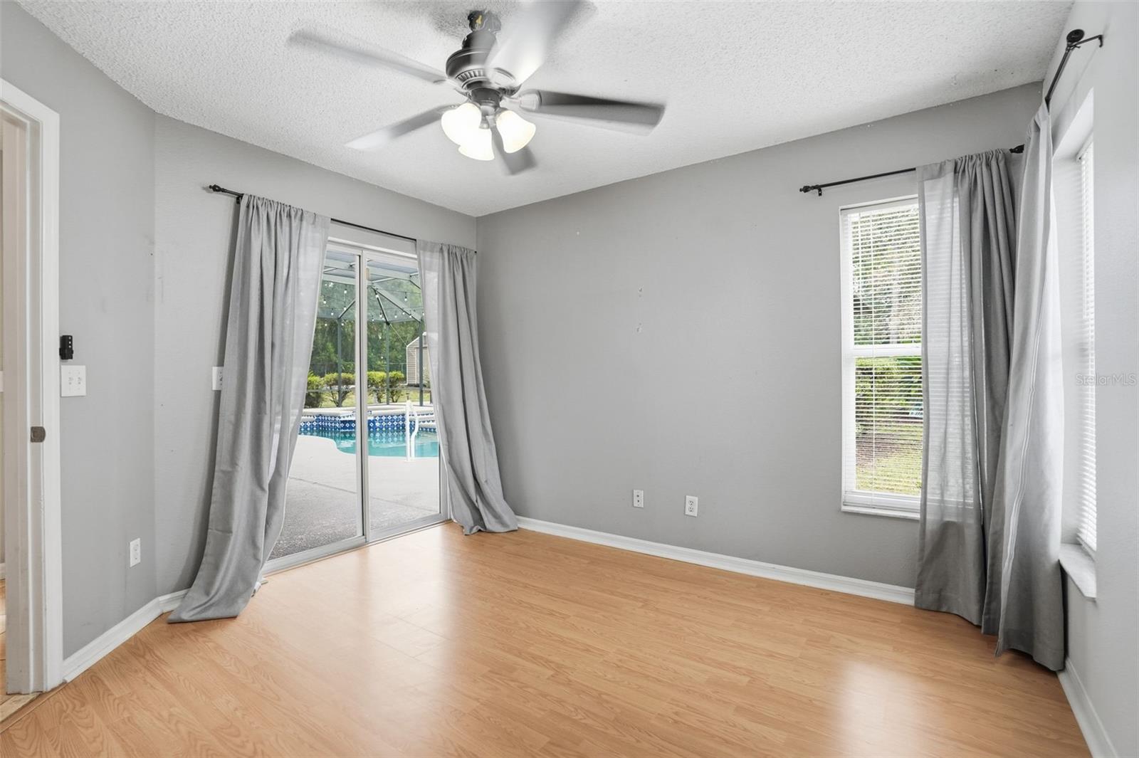 Listing photo id 29 for 10335 Dauphine Terrace