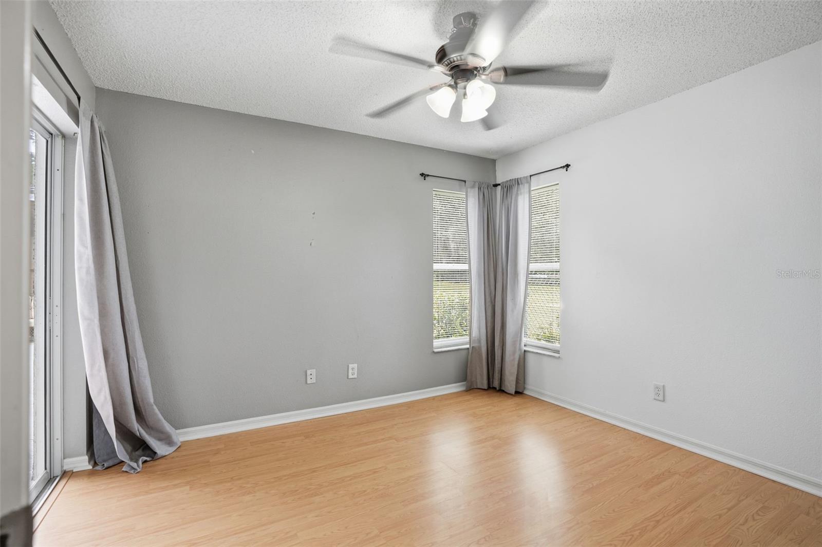 Listing photo id 31 for 10335 Dauphine Terrace