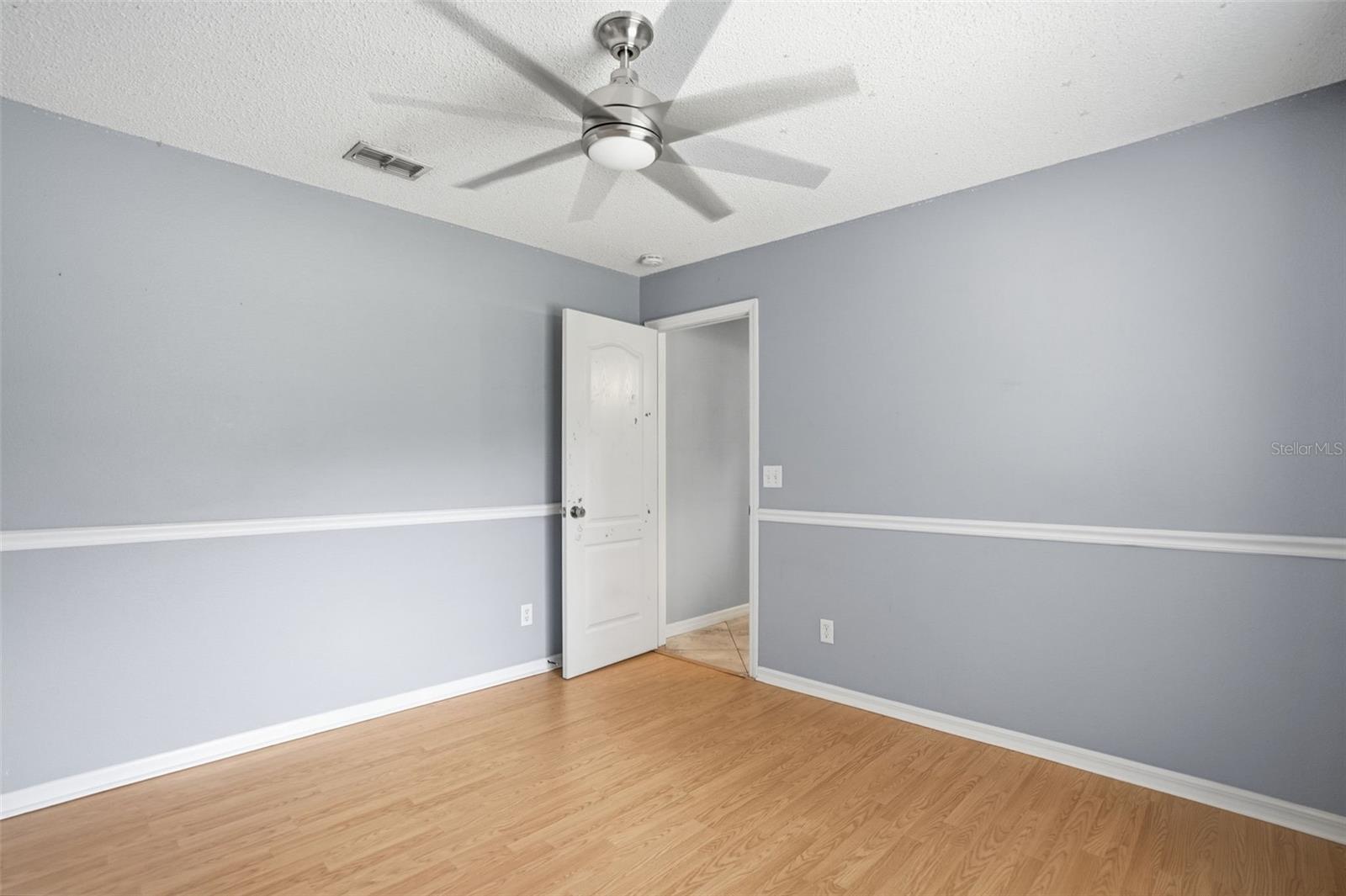 Listing photo id 35 for 10335 Dauphine Terrace