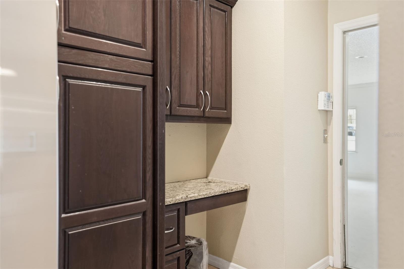 Listing photo id 36 for 10335 Dauphine Terrace