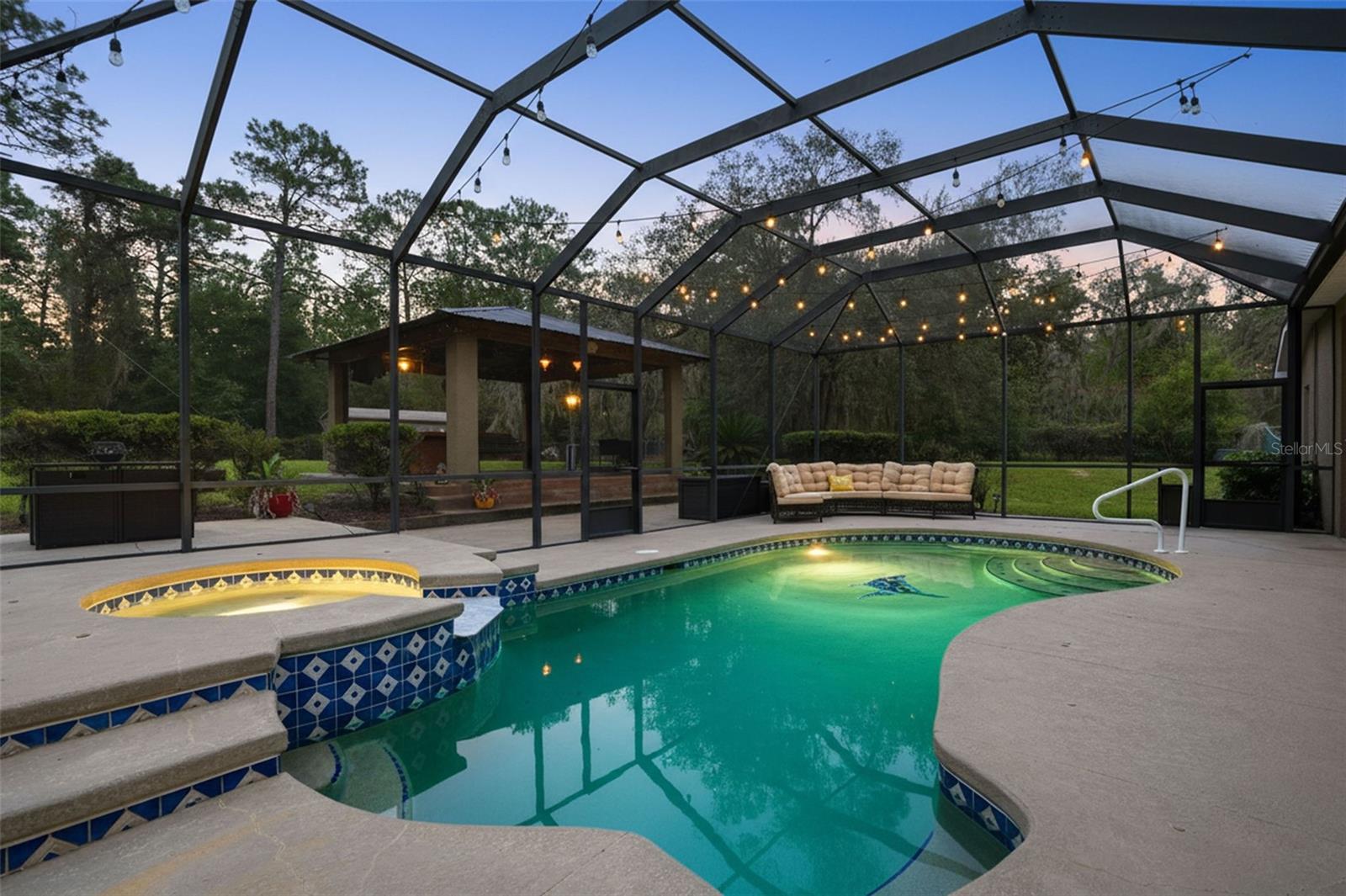 Listing photo id 43 for 10335 Dauphine Terrace