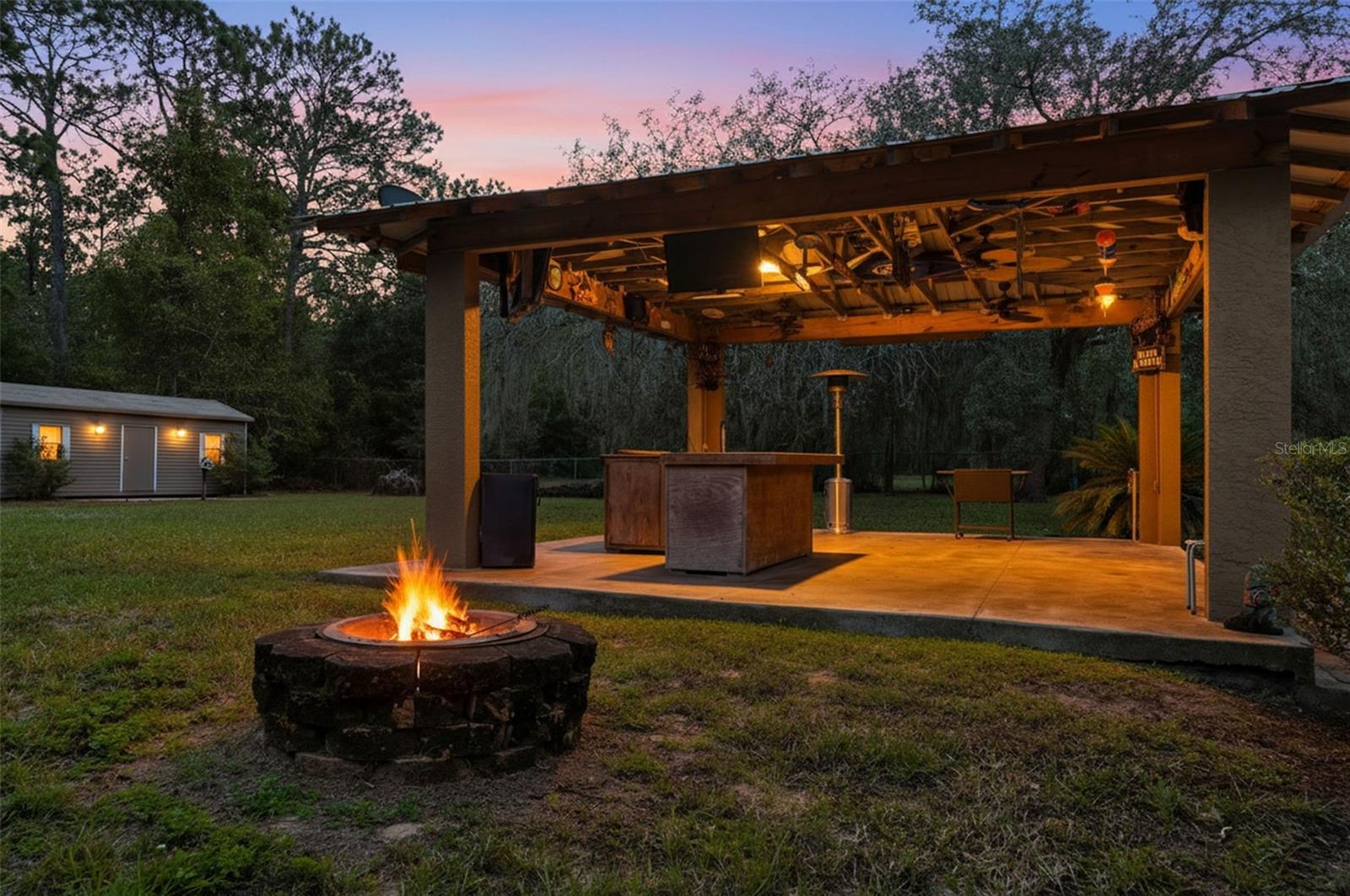Listing photo id 49 for 10335 Dauphine Terrace