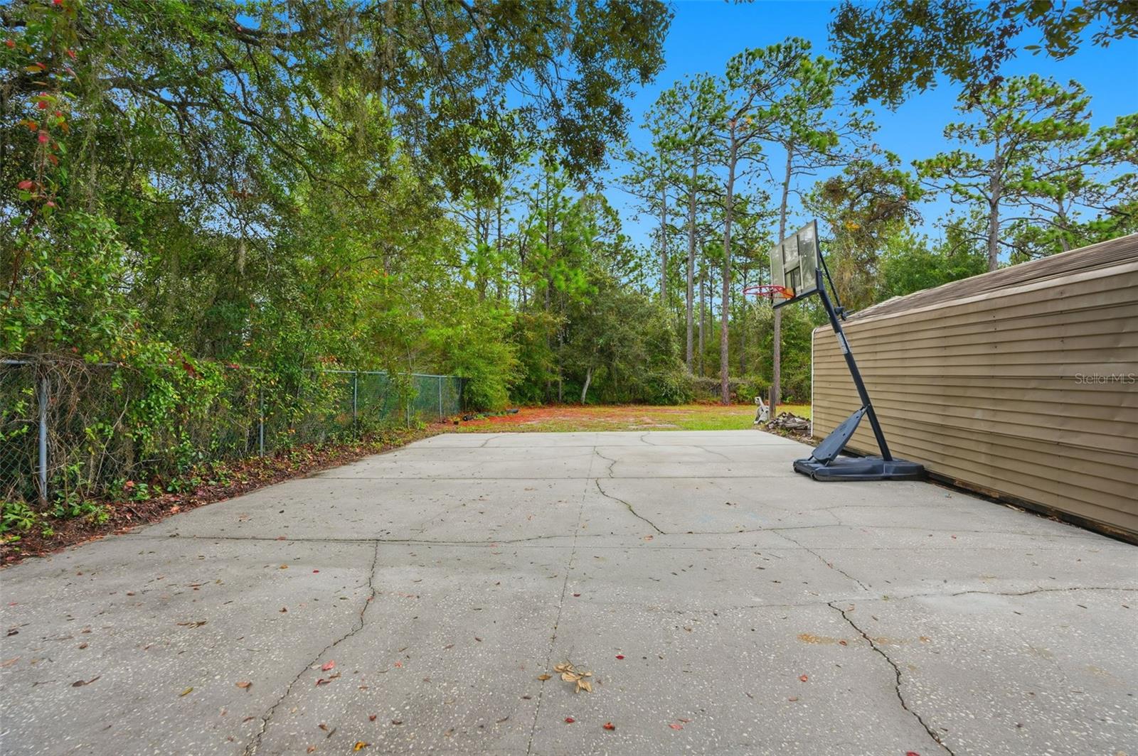 Listing photo id 57 for 10335 Dauphine Terrace
