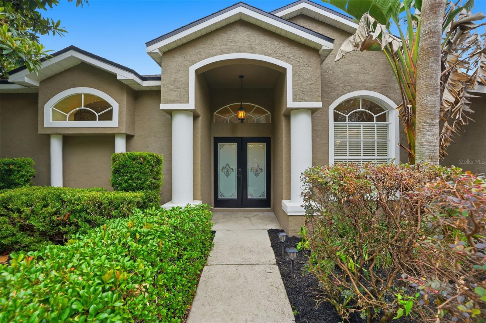 Listing photo id 4 for 10335 Dauphine Terrace