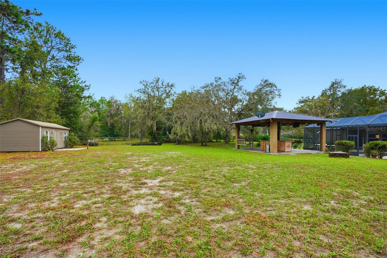 Listing photo id 61 for 10335 Dauphine Terrace