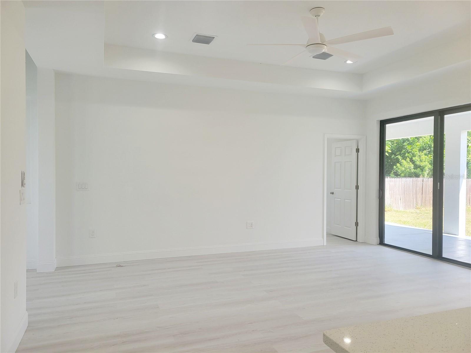 Image 10 of 36 For 3296 Glencove Street