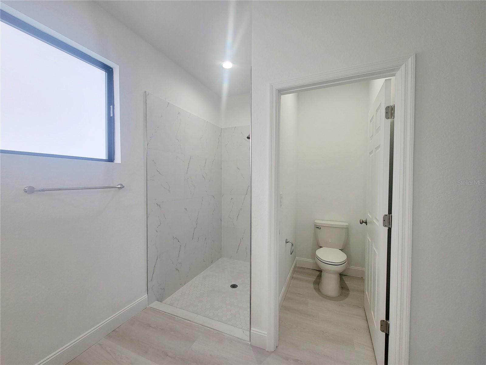 Image 24 of 36 For 3296 Glencove Street