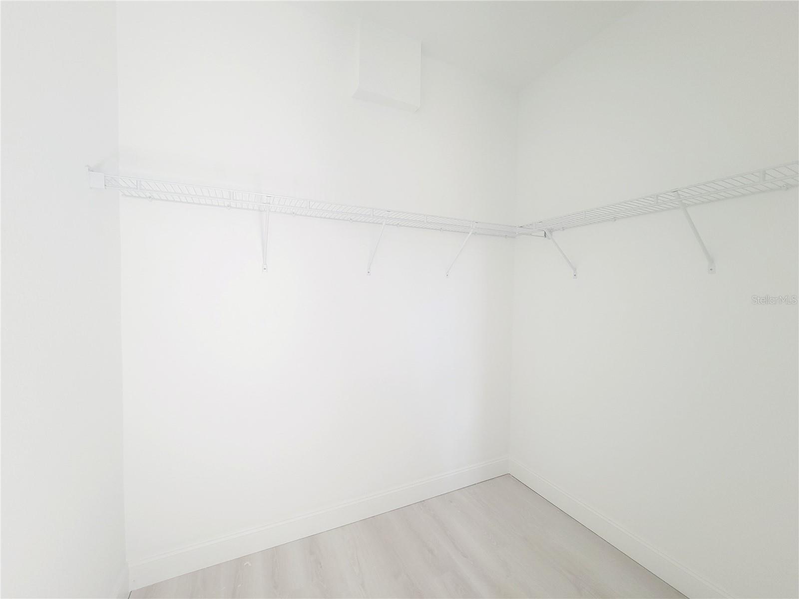 Image 28 of 36 For 3296 Glencove Street