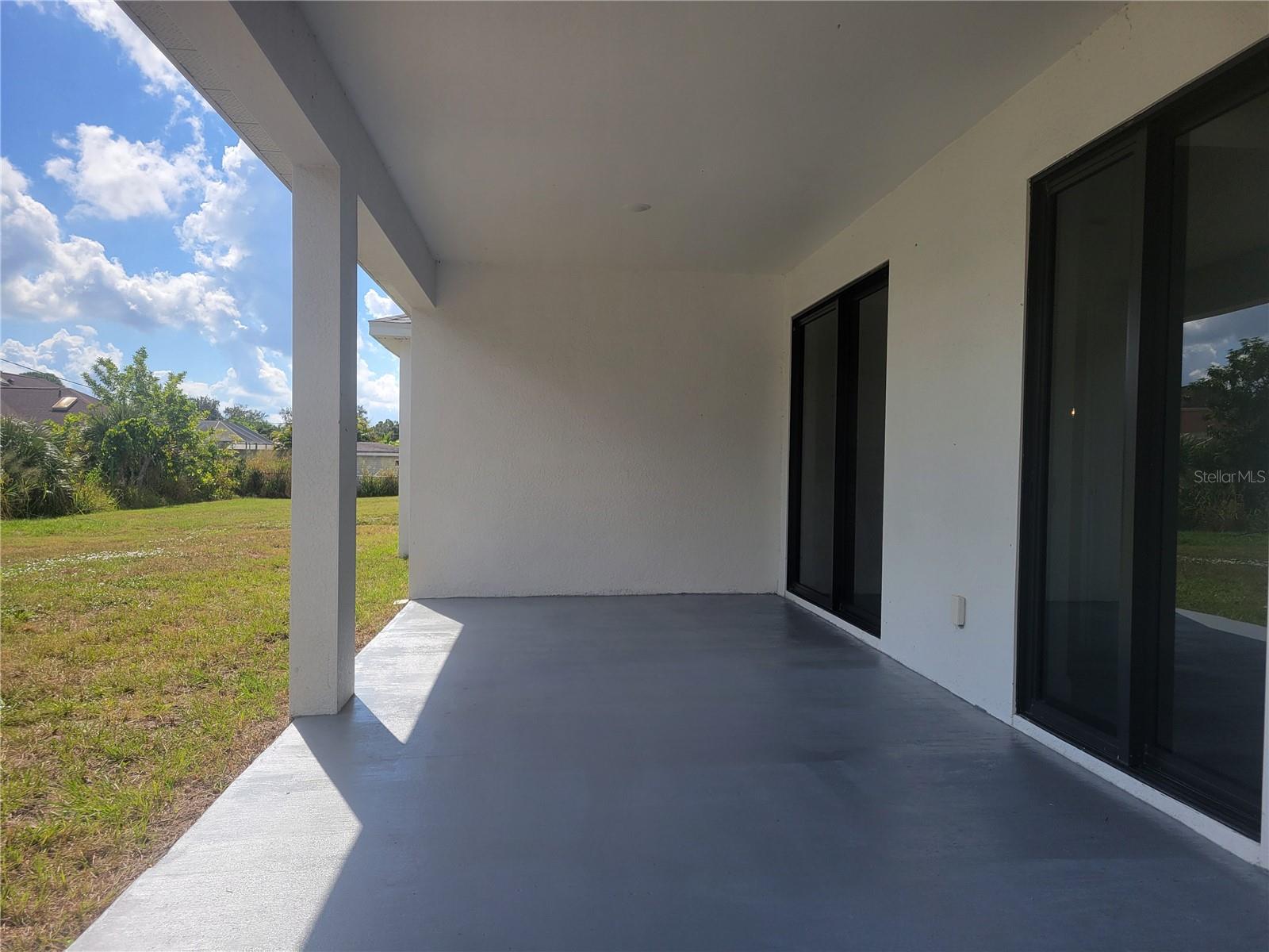 Image 32 of 36 For 3296 Glencove Street