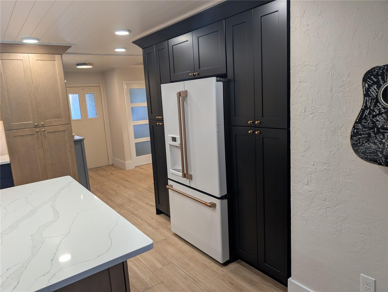 Image 14 of 66 For 6906 Collingswood Court