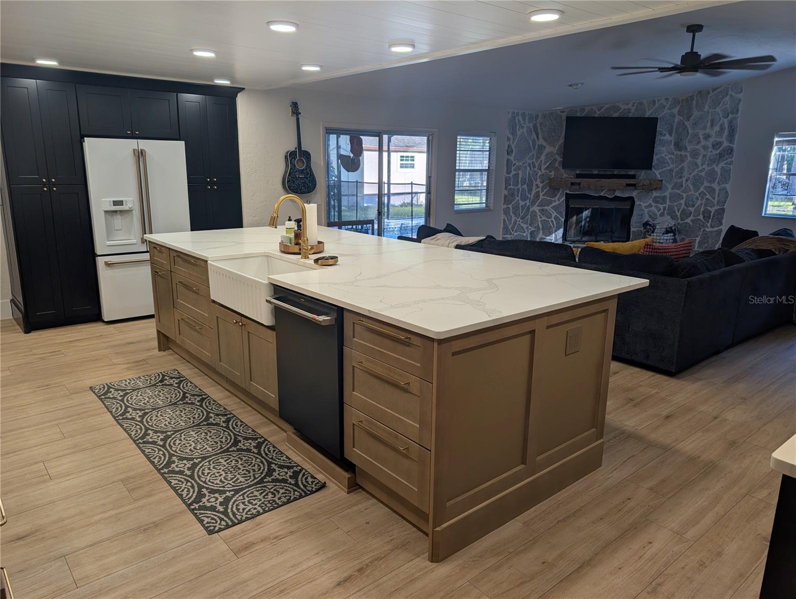 Image 22 of 66 For 6906 Collingswood Court