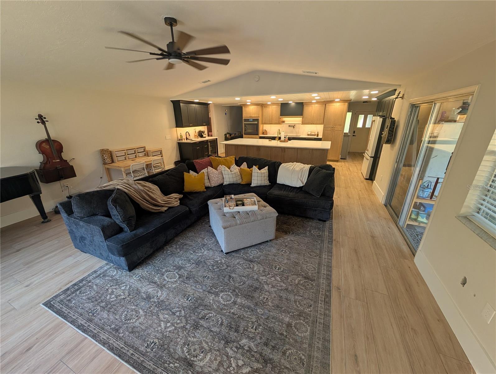 Image 29 of 66 For 6906 Collingswood Court