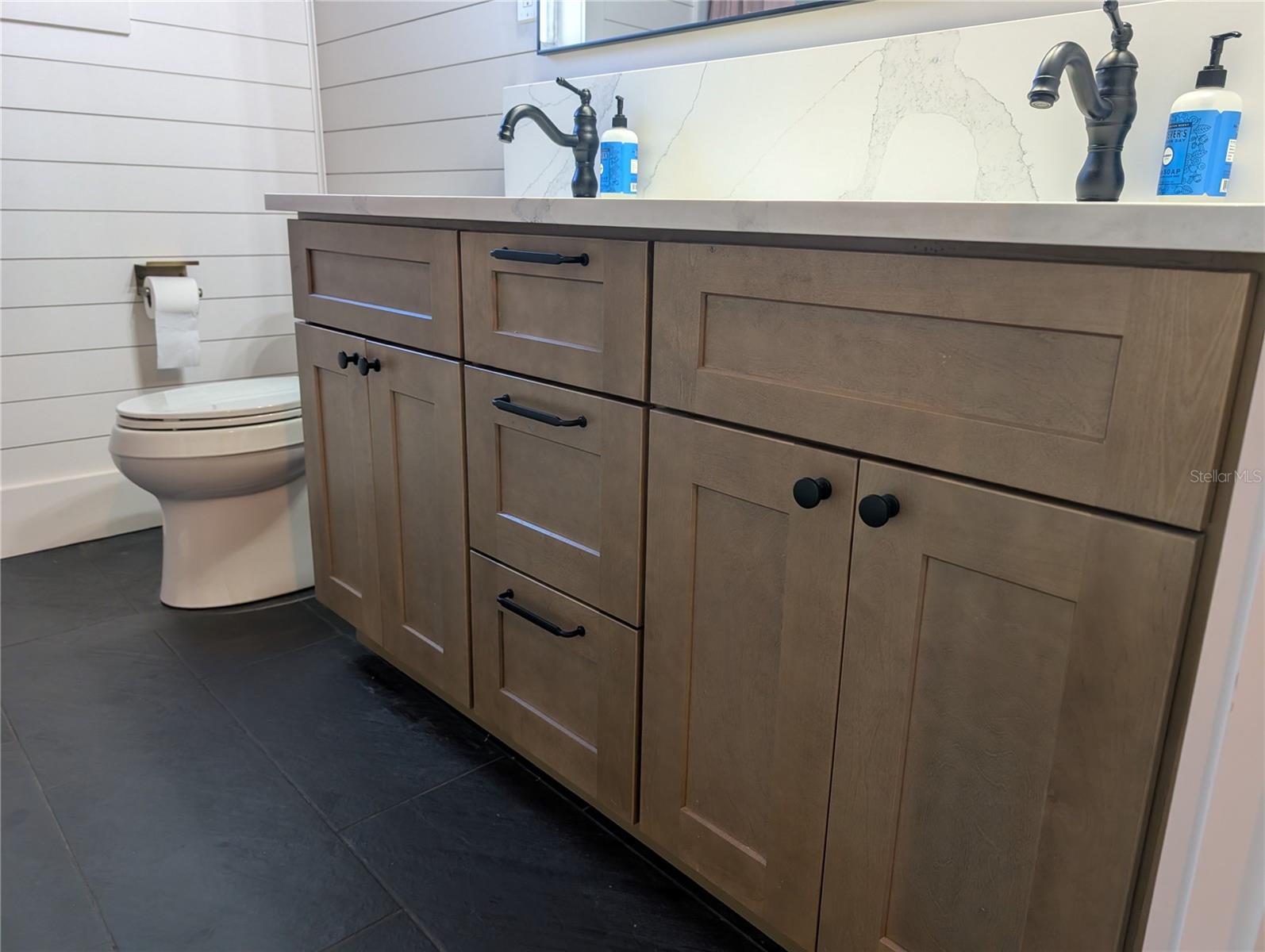 Image 41 of 66 For 6906 Collingswood Court