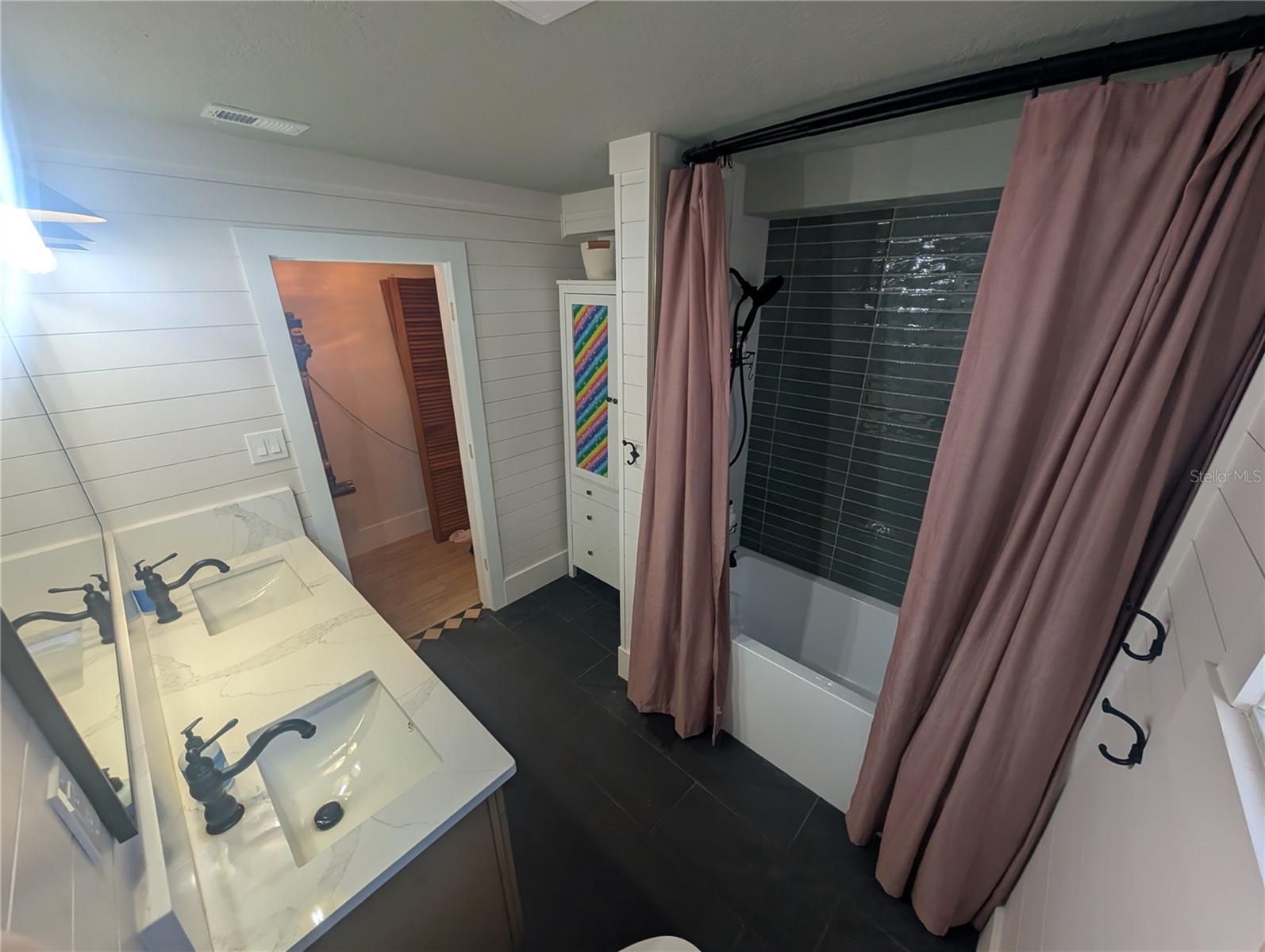 Image 42 of 66 For 6906 Collingswood Court