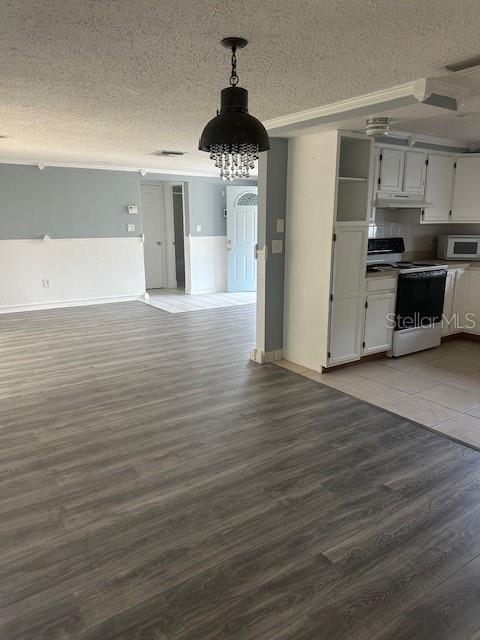 Image 4 of 11 For 10840 Norwood Avenue