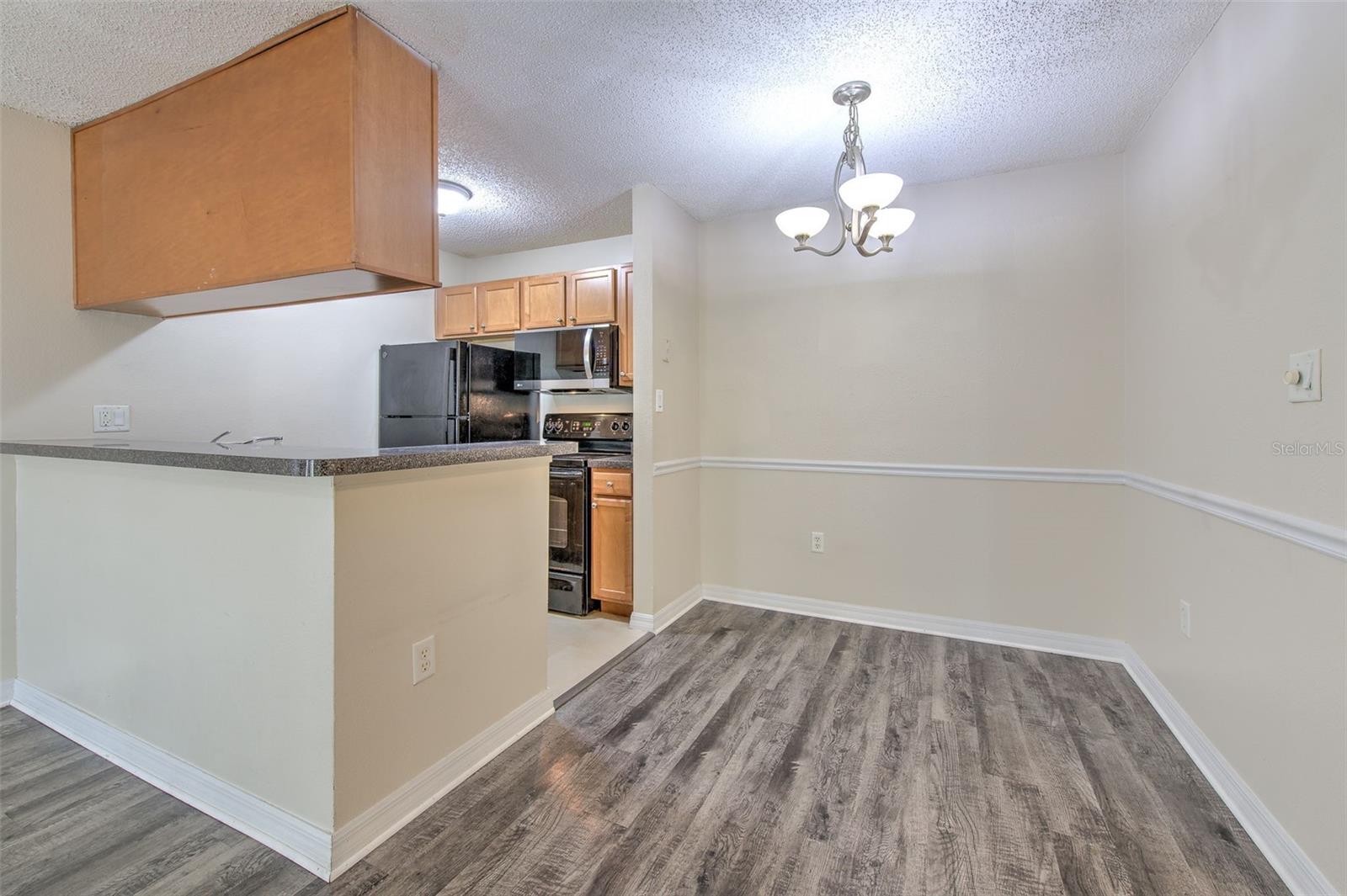 Image 10 of 26 For 308 Lake Parsons Green 106