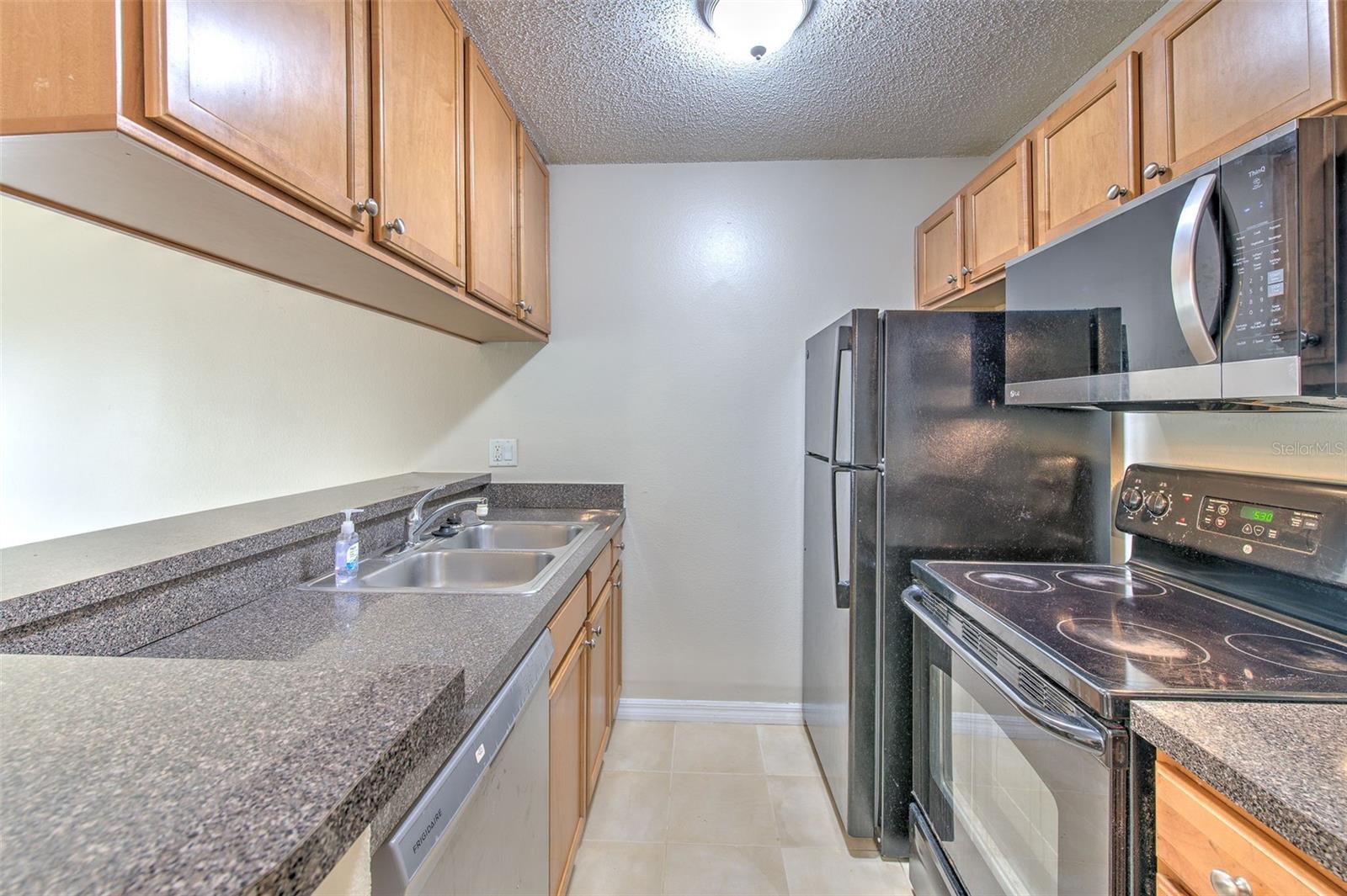 Image 11 of 26 For 308 Lake Parsons Green 106