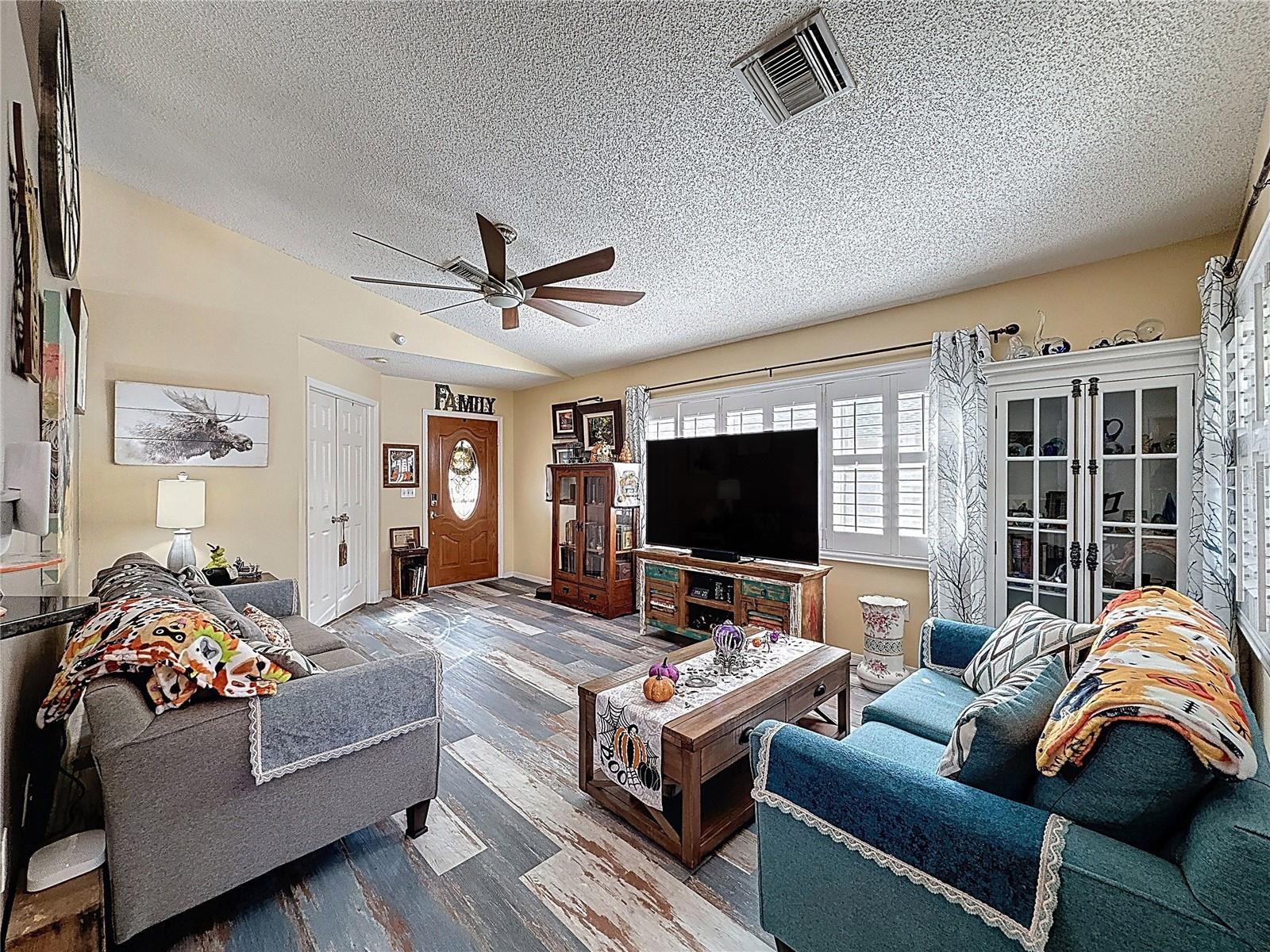 Image 13 of 80 For 6811 Kingstree Court