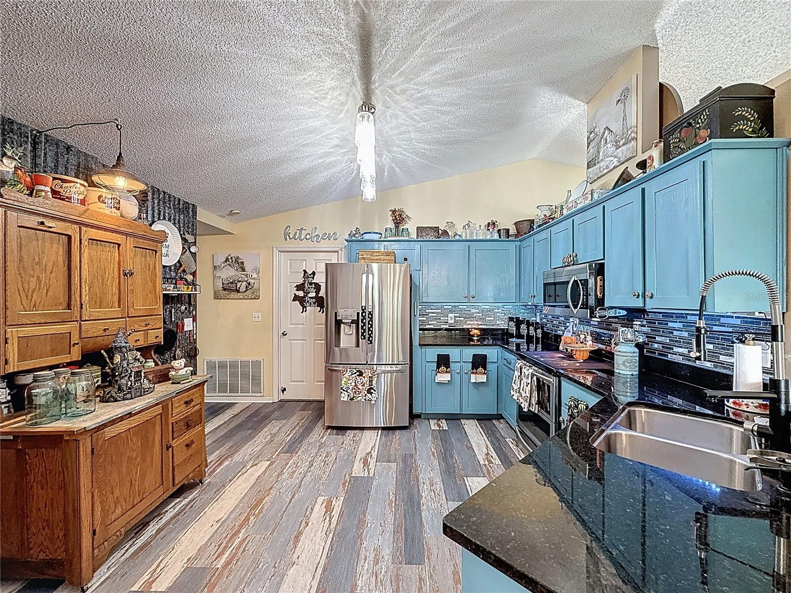 Image 66 of 80 For 6811 Kingstree Court