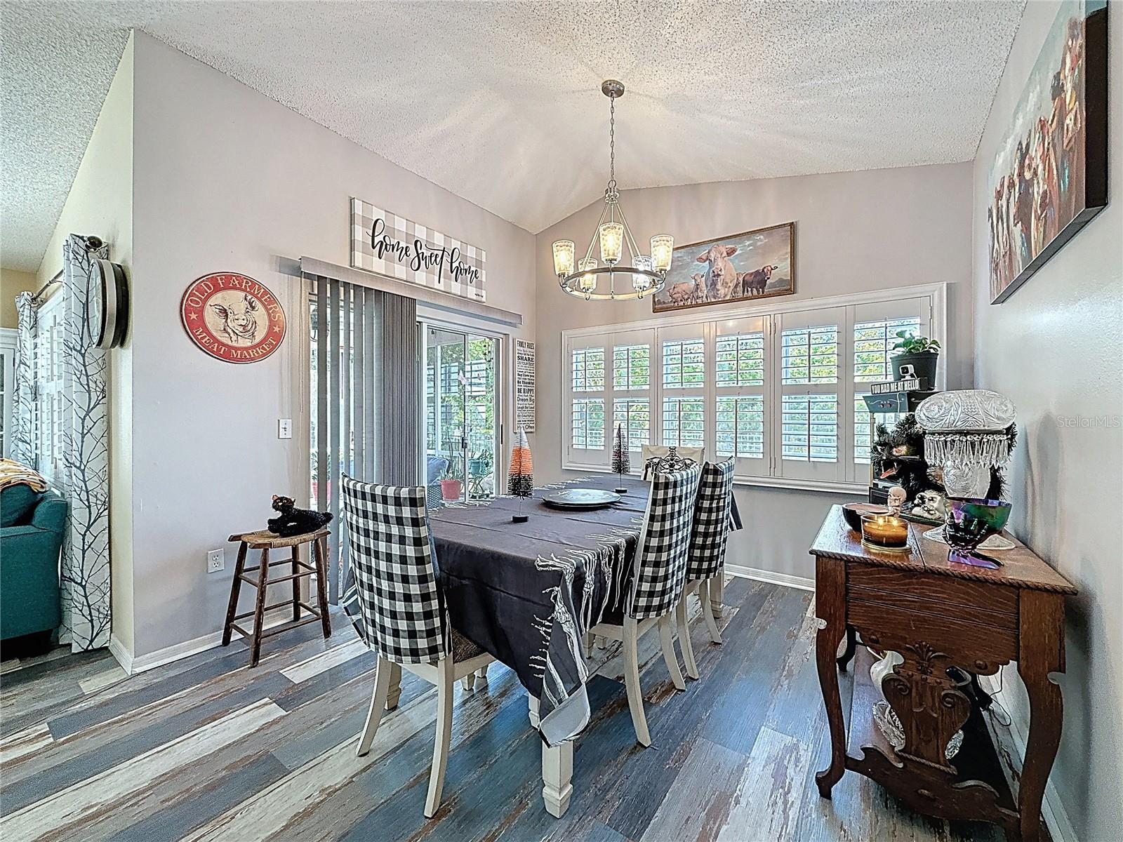 Image 72 of 80 For 6811 Kingstree Court