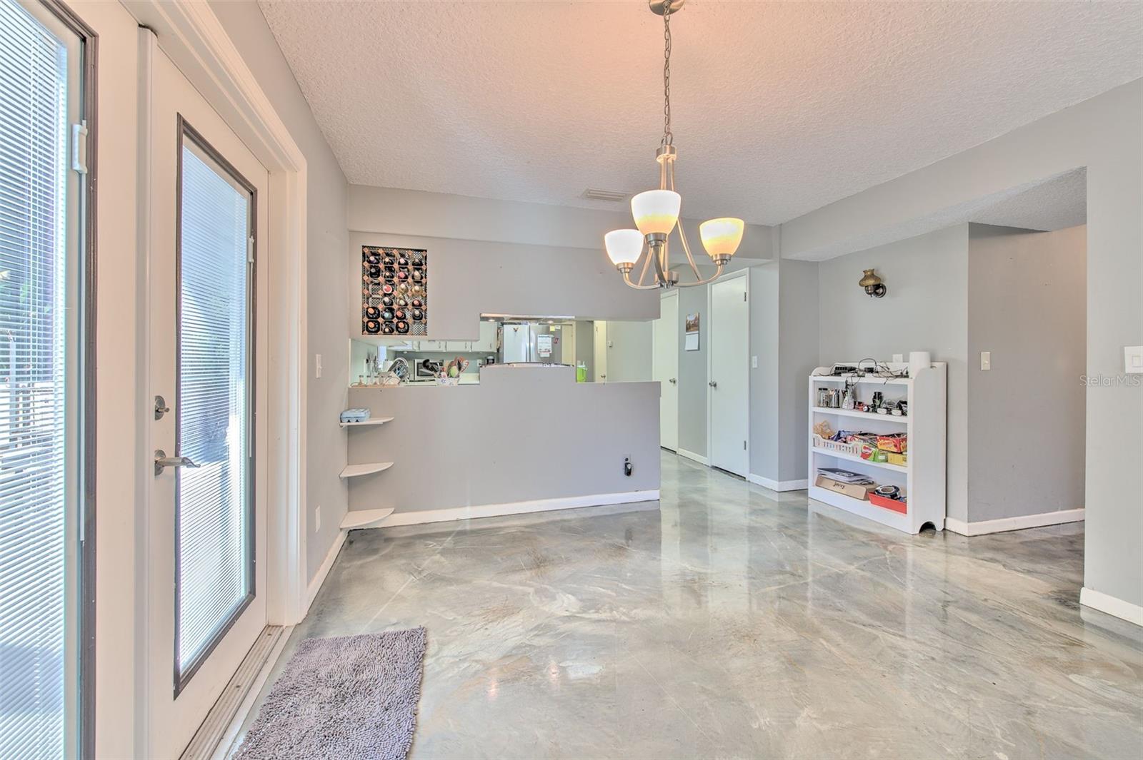 Image 17 of 64 For 37902 Springdale Road