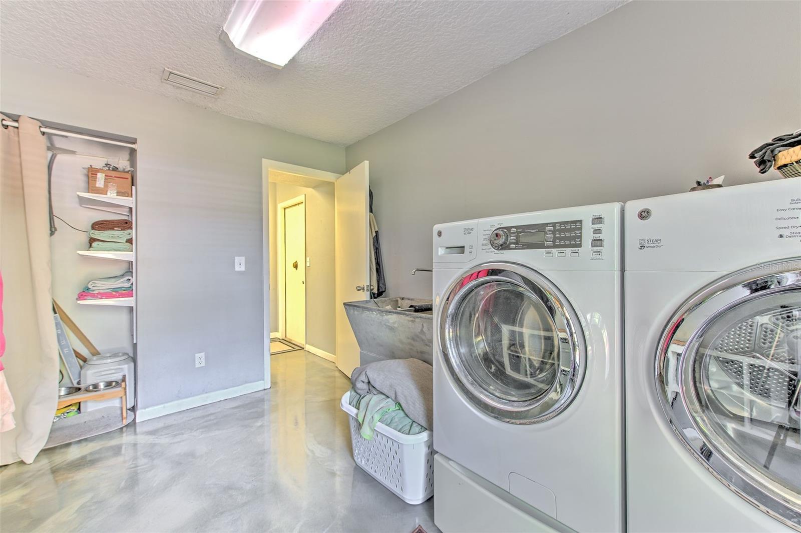 Image 24 of 64 For 37902 Springdale Road