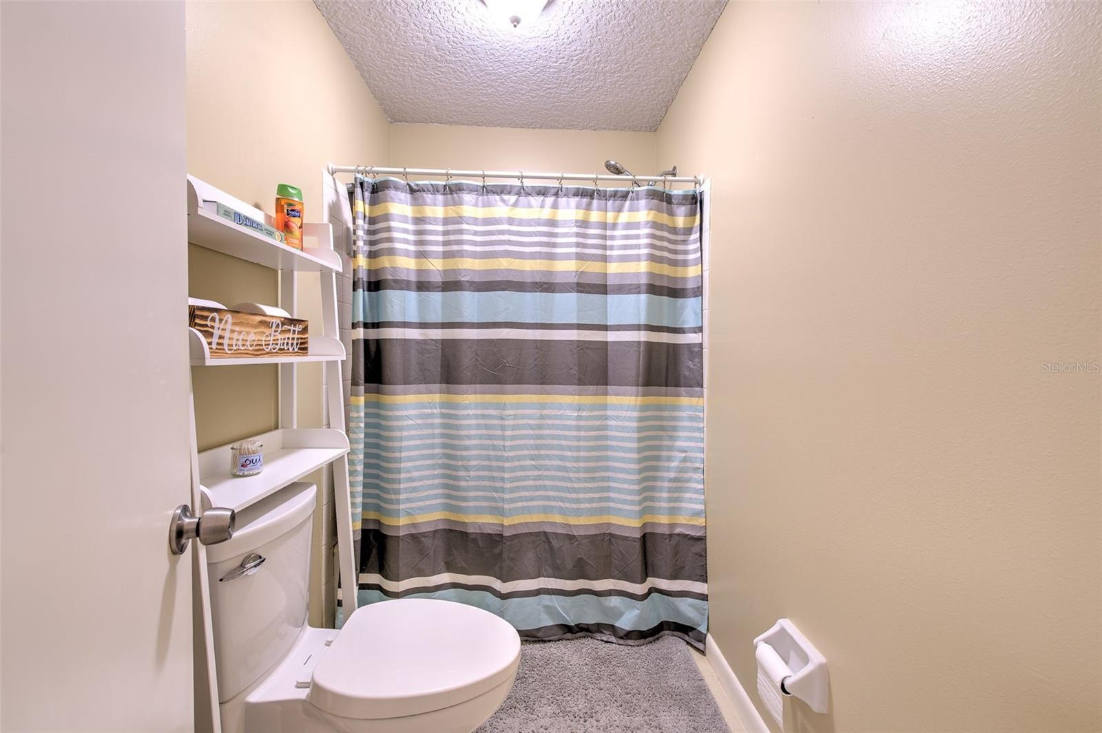 Image 27 of 64 For 37902 Springdale Road