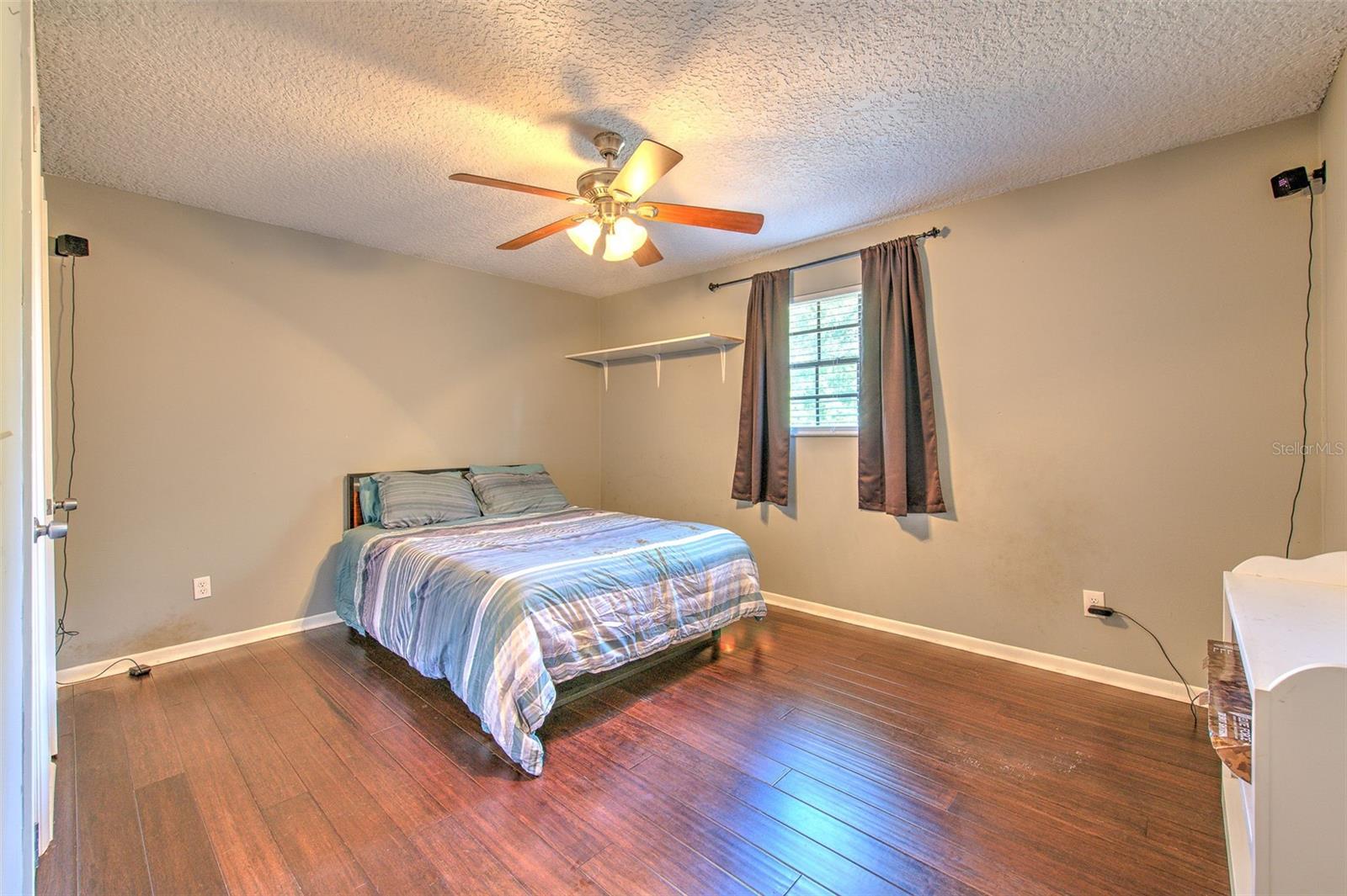 Image 29 of 64 For 37902 Springdale Road