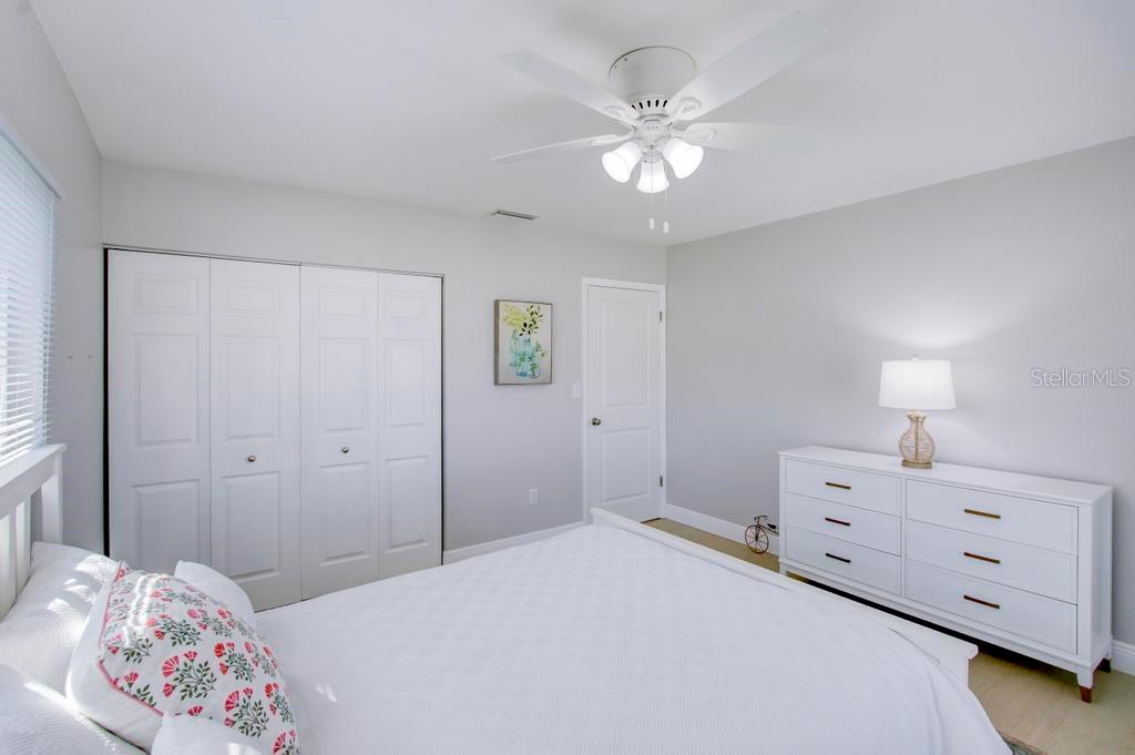 Image 21 of 39 For 5388 Acacia Trail N