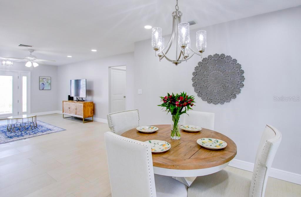 Image 6 of 39 For 5388 Acacia Trail N