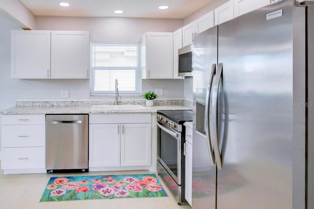 Image 8 of 39 For 5388 Acacia Trail N