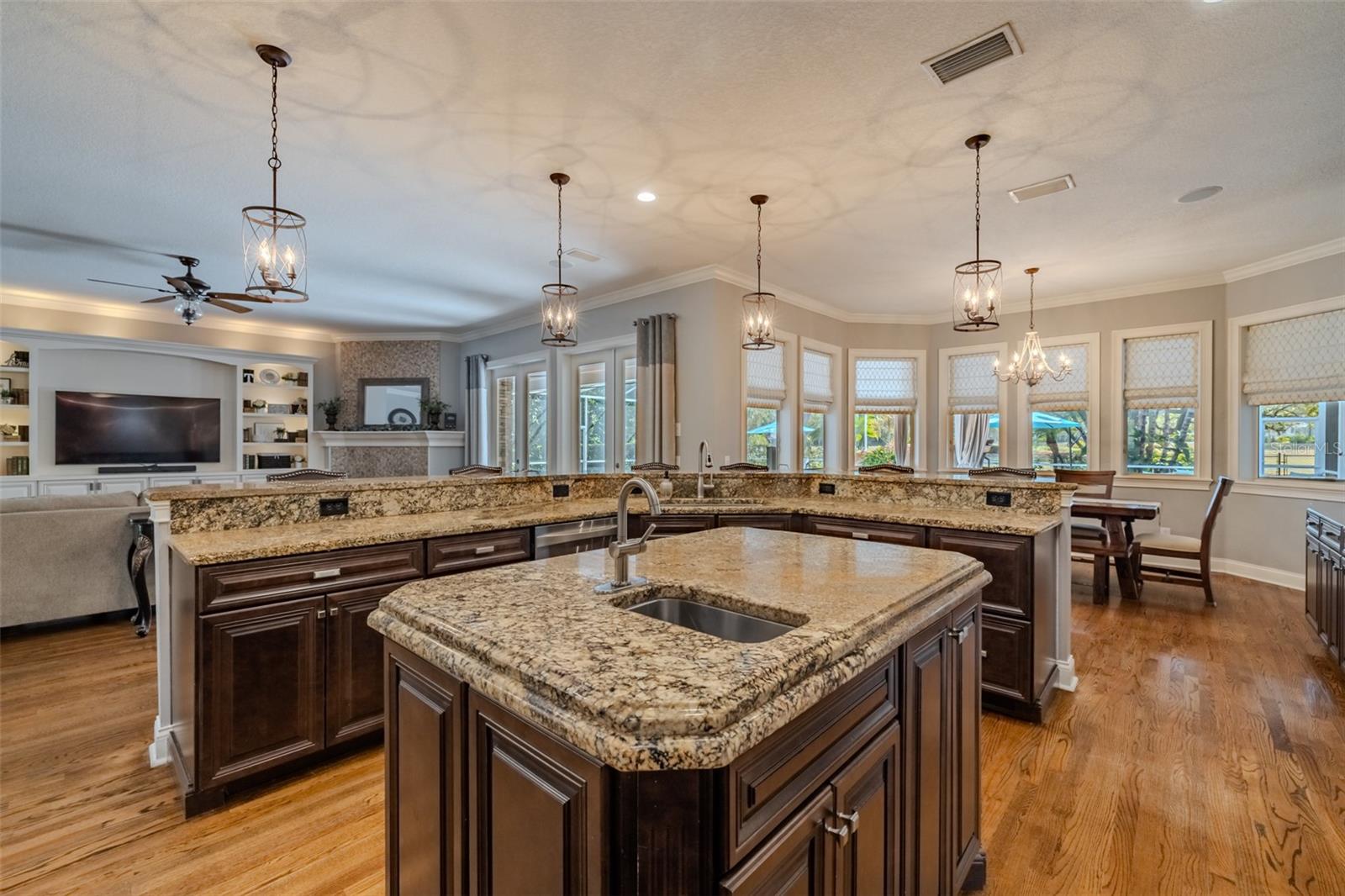 Image 25 of 76 For 5803 Thoreau Place