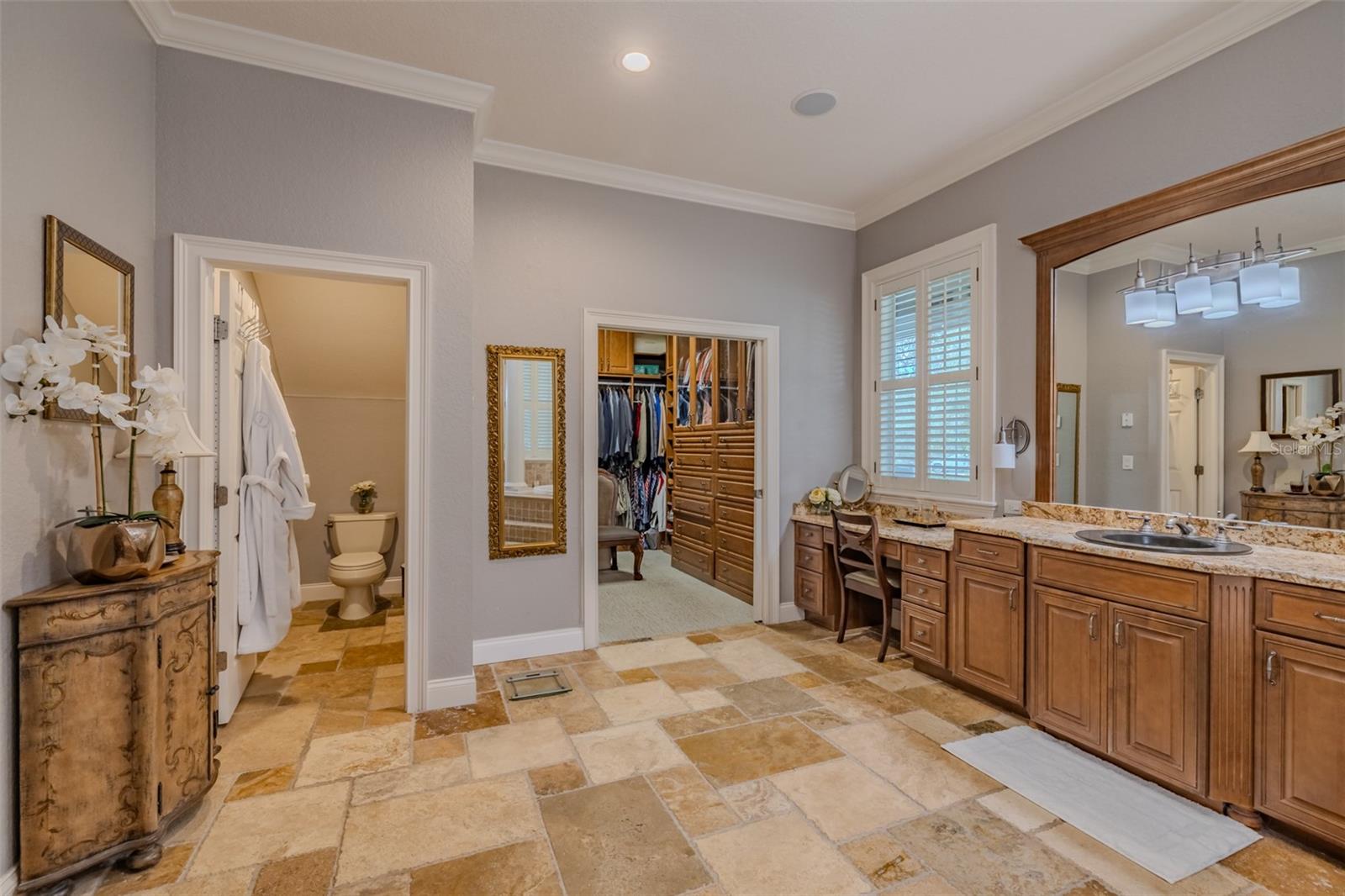 Image 40 of 76 For 5803 Thoreau Place