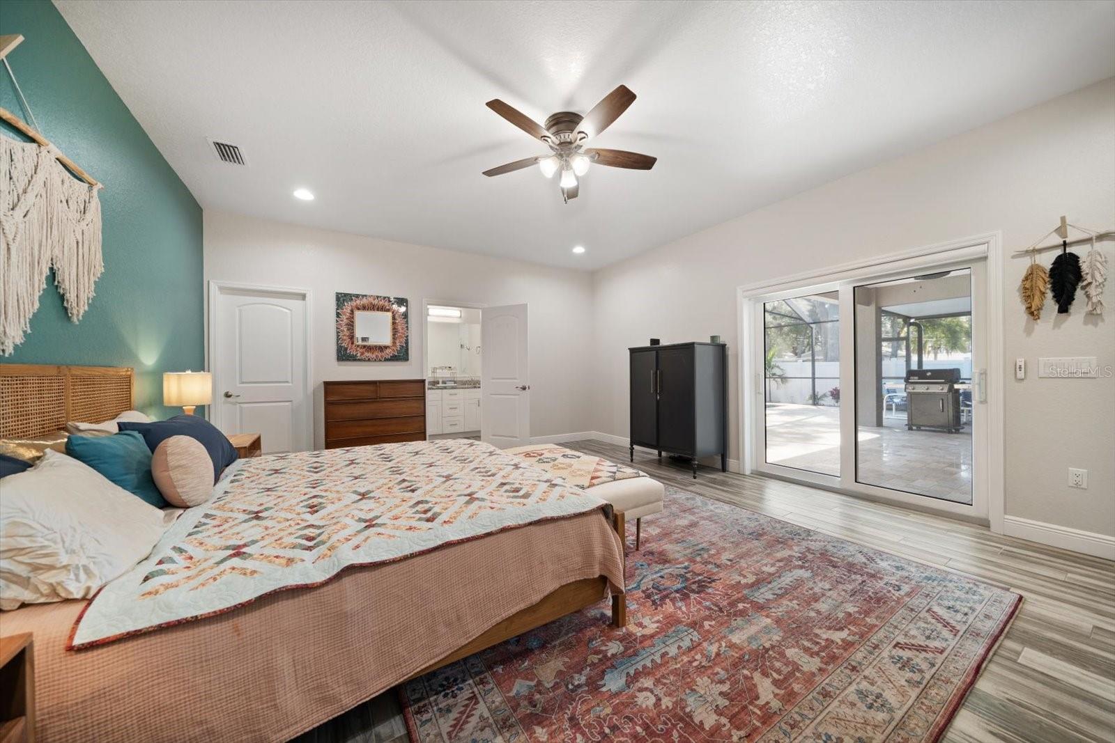 Image 22 of 34 For 560 Clearwater Largo Road S