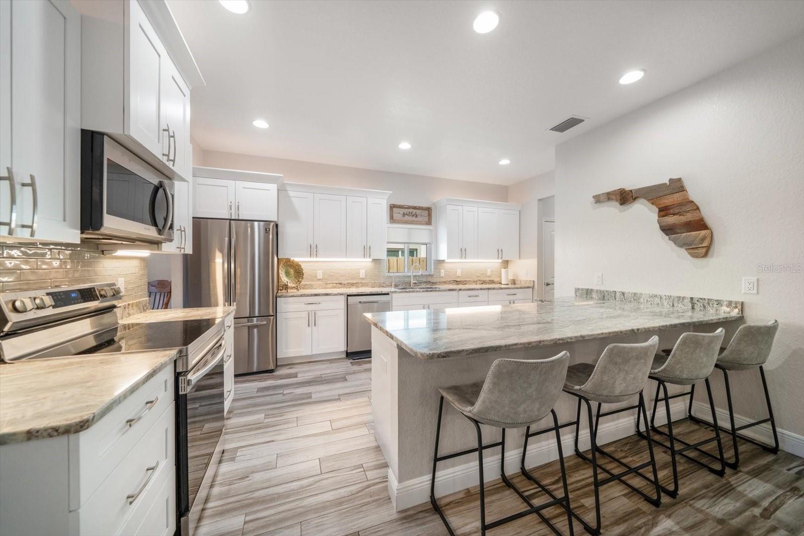 Image 7 of 34 For 560 Clearwater Largo Road S