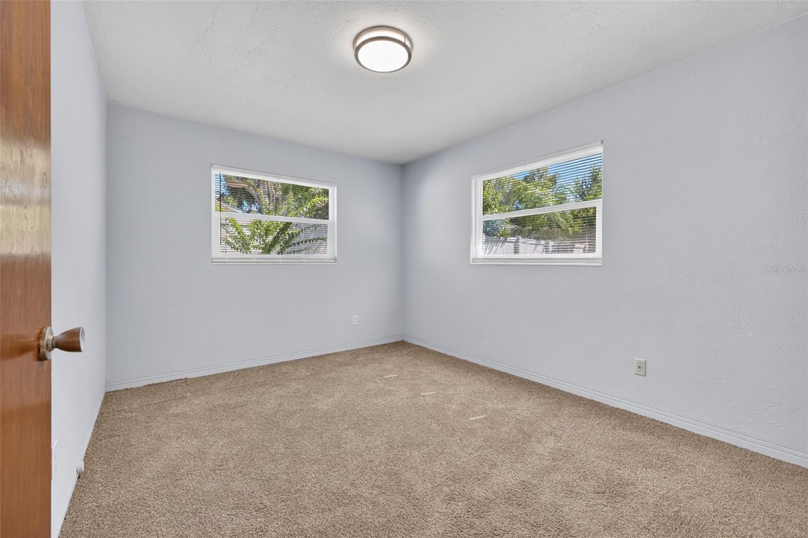 Image 18 of 25 For 5216 30th Avenue N