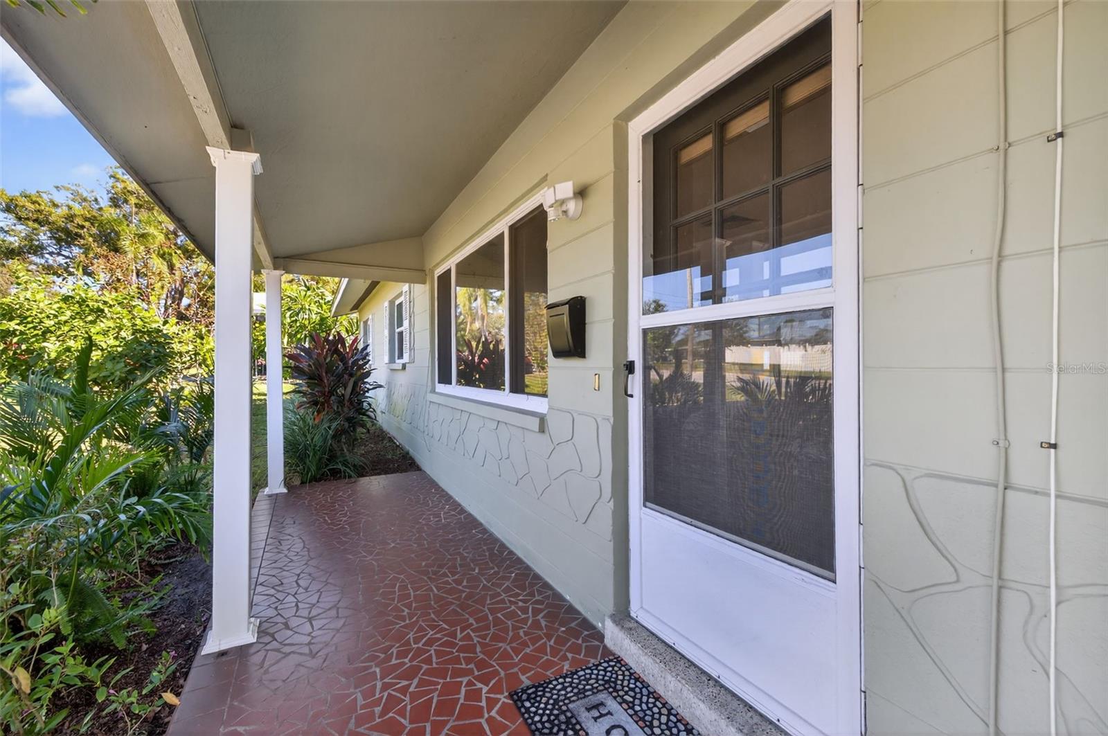 Image 3 of 25 For 5216 30th Avenue N