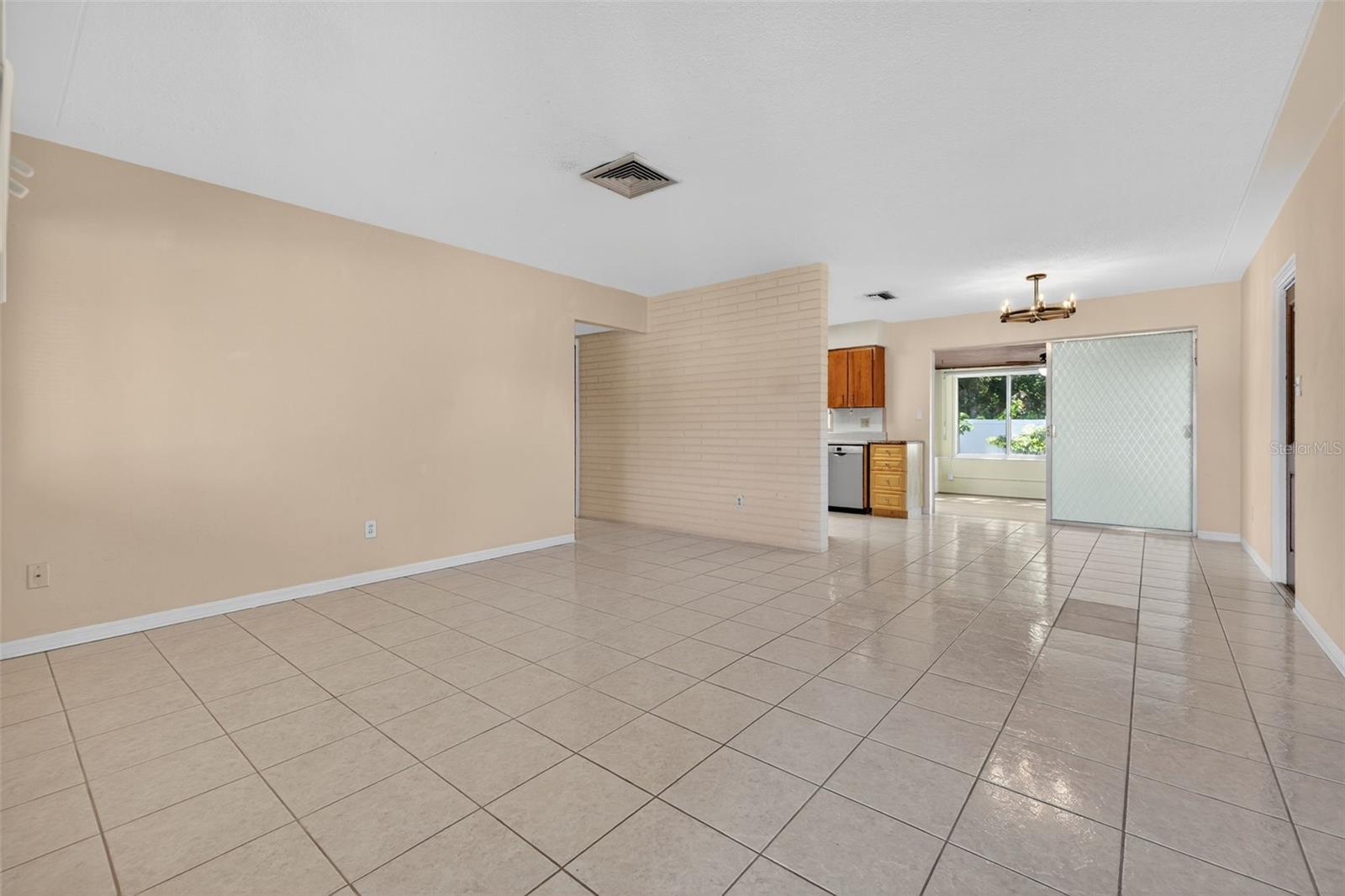 Image 7 of 25 For 5216 30th Avenue N