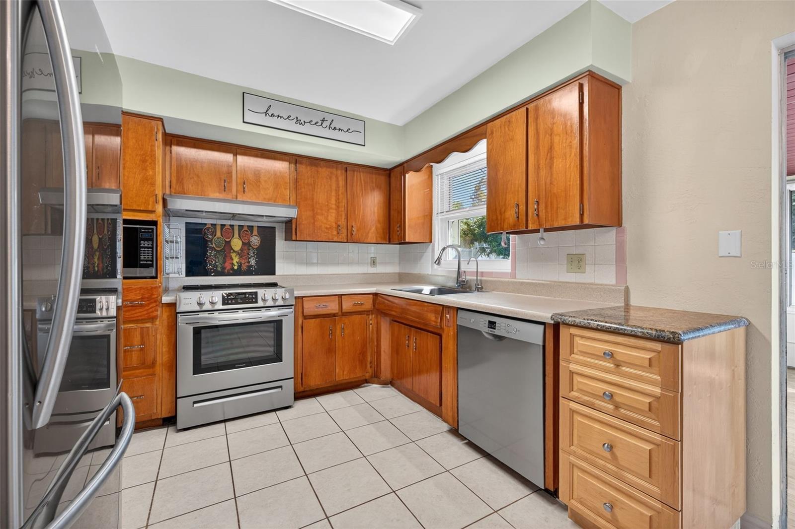 Image 8 of 25 For 5216 30th Avenue N