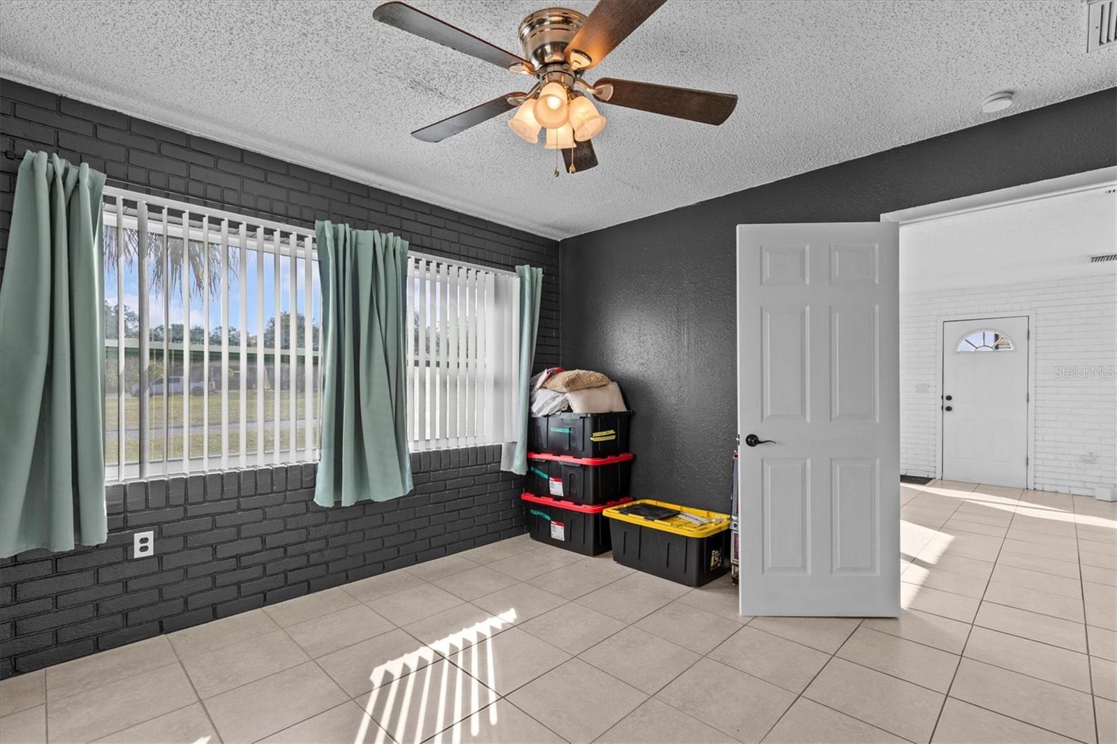 Image 27 of 53 For 3307 De Soto Boulevard