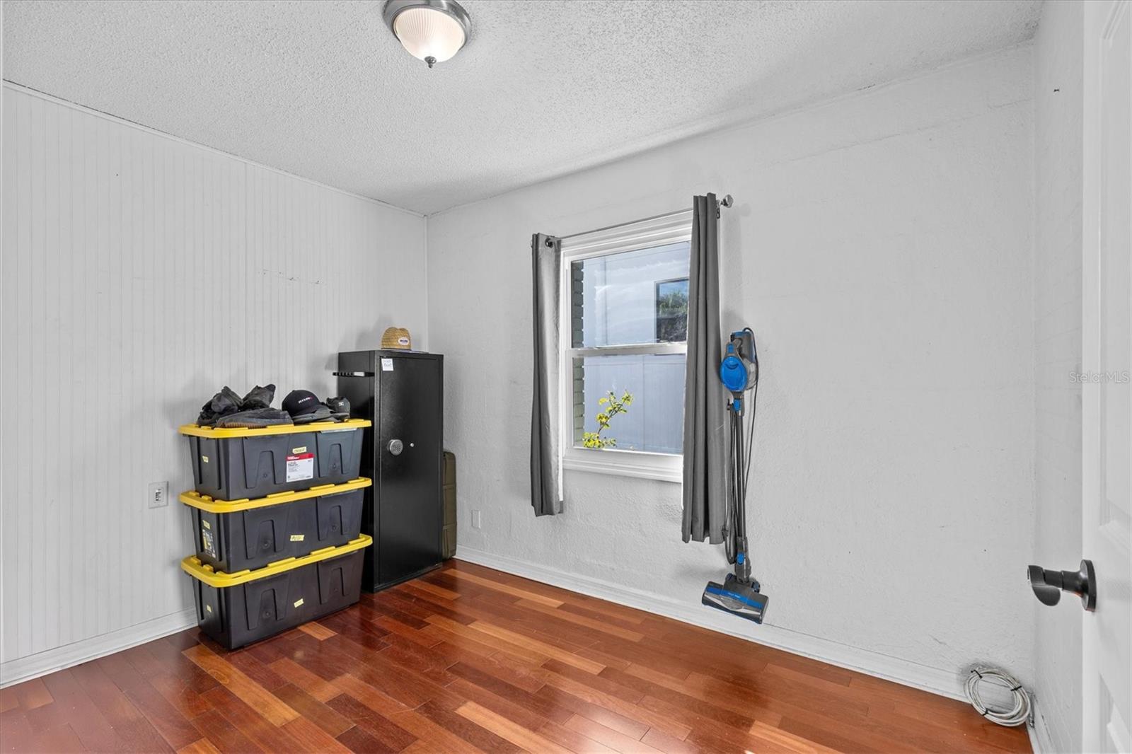 Image 29 of 53 For 3307 De Soto Boulevard