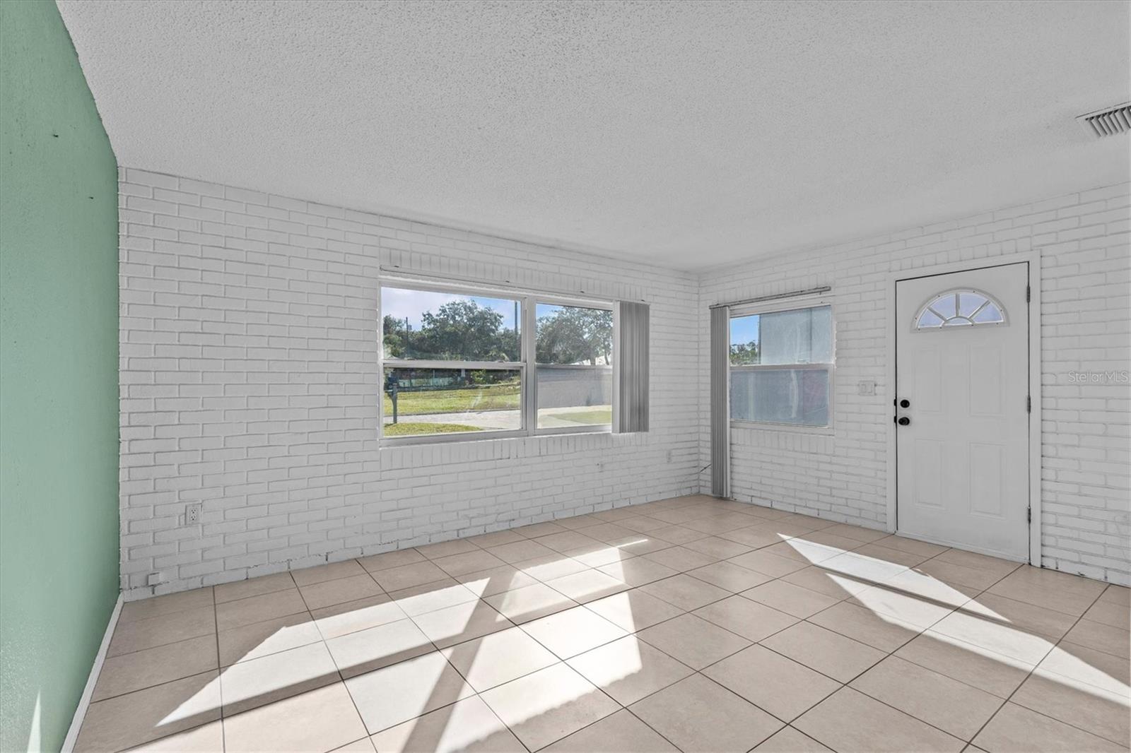 Image 7 of 53 For 3307 De Soto Boulevard