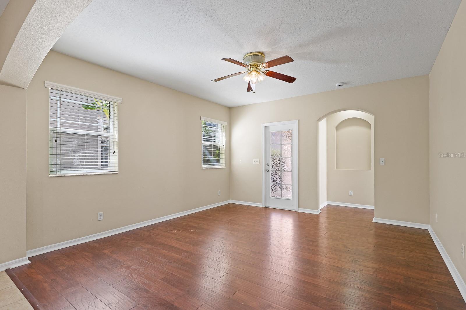 Image 14 of 46 For 5917 Grand Loneoak Lane