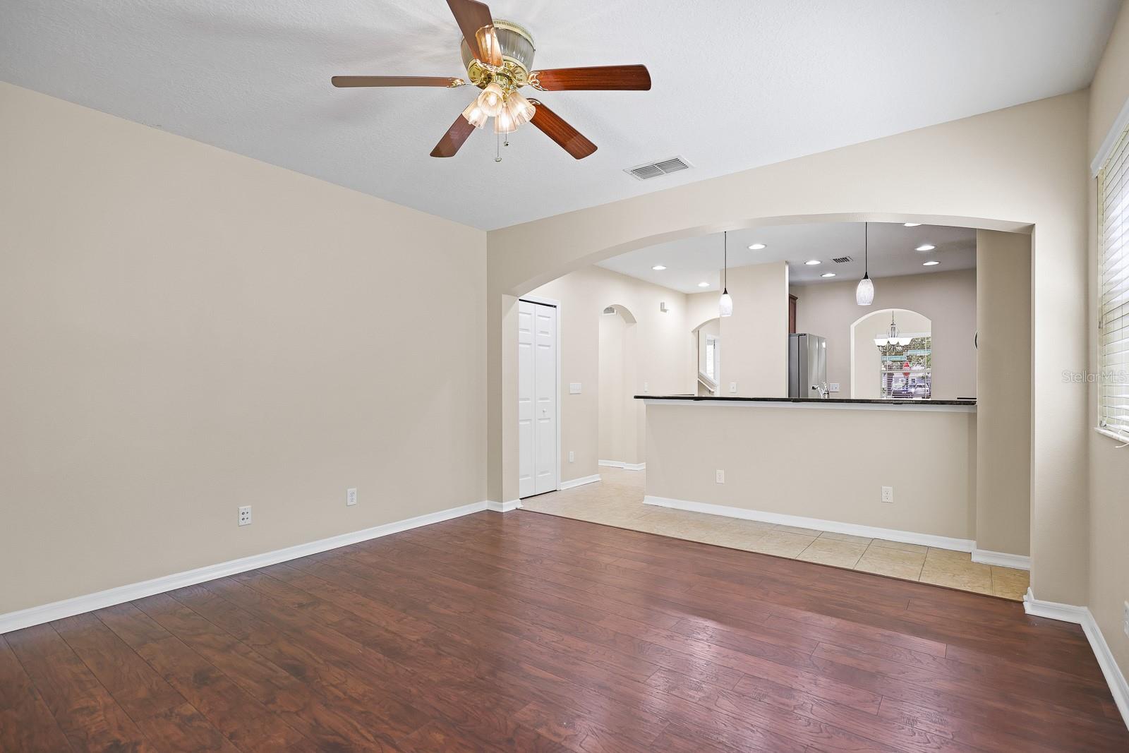 Image 16 of 46 For 5917 Grand Loneoak Lane