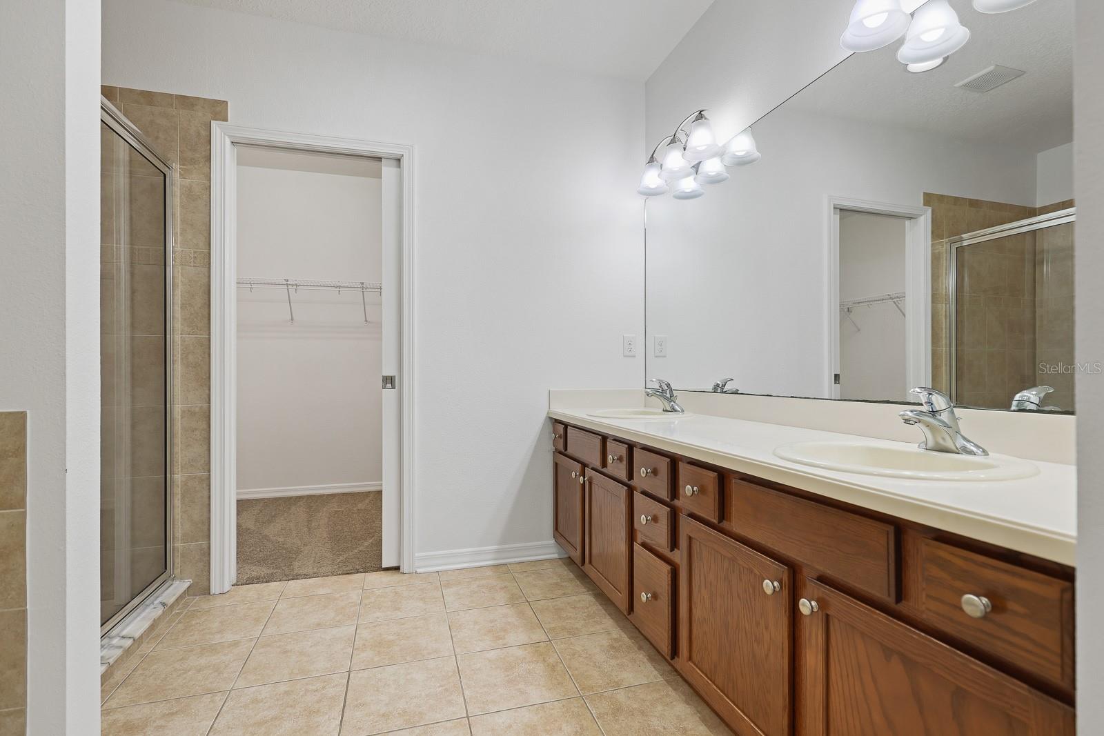 Image 20 of 46 For 5917 Grand Loneoak Lane