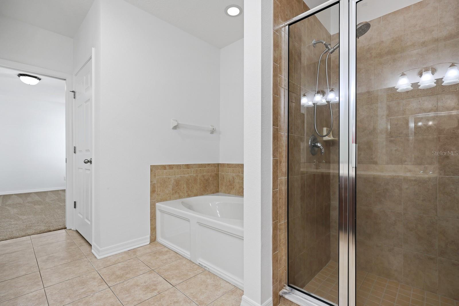 Image 21 of 46 For 5917 Grand Loneoak Lane