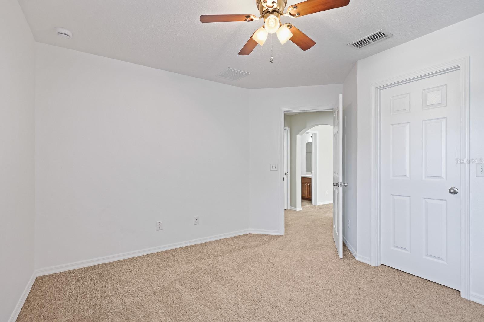 Image 32 of 46 For 5917 Grand Loneoak Lane