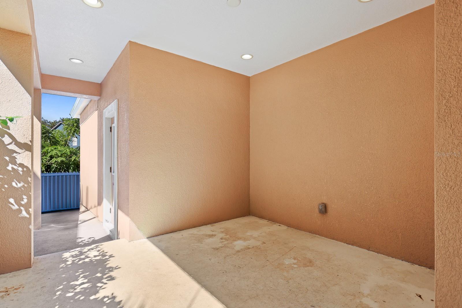 Image 34 of 46 For 5917 Grand Loneoak Lane