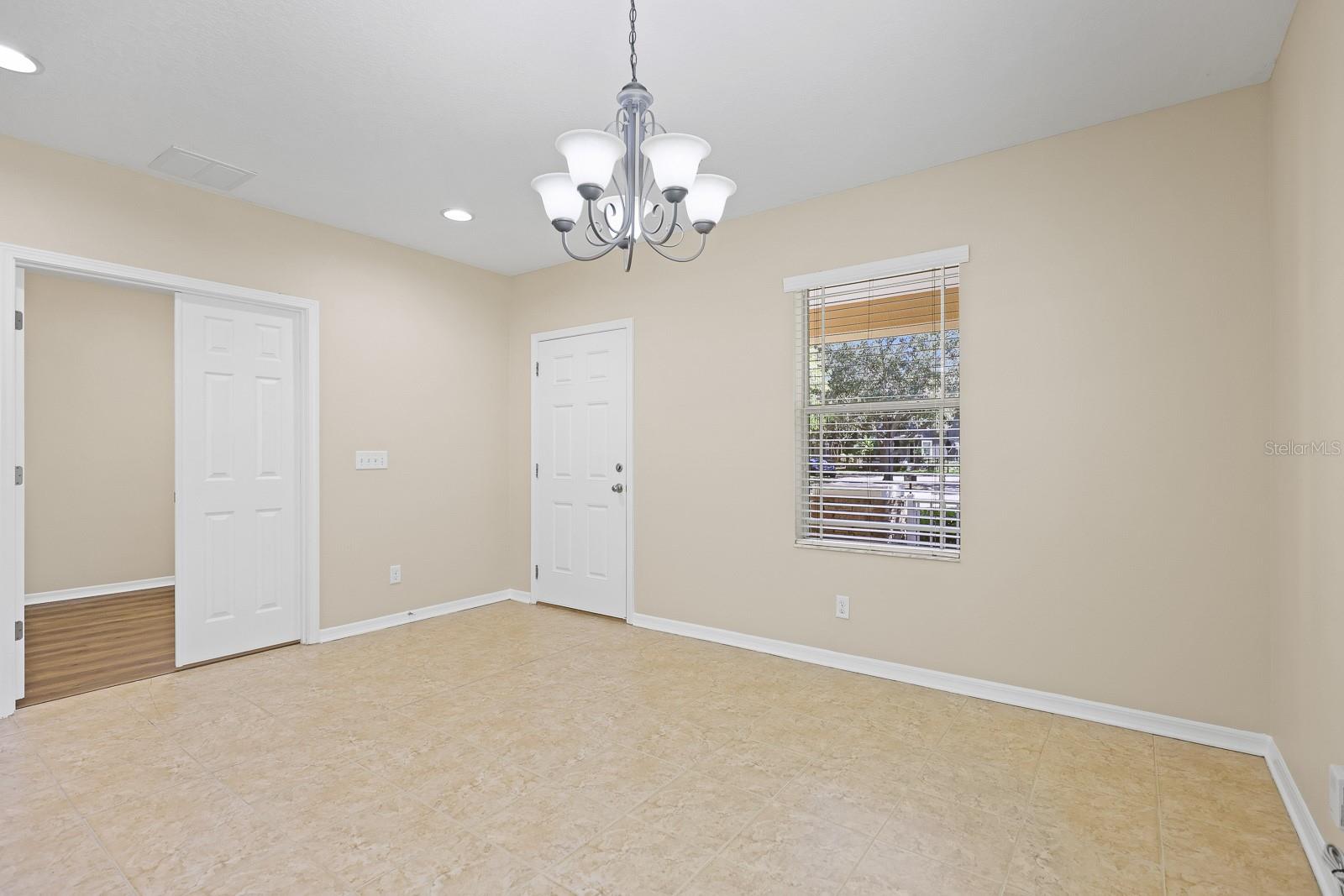 Image 7 of 46 For 5917 Grand Loneoak Lane