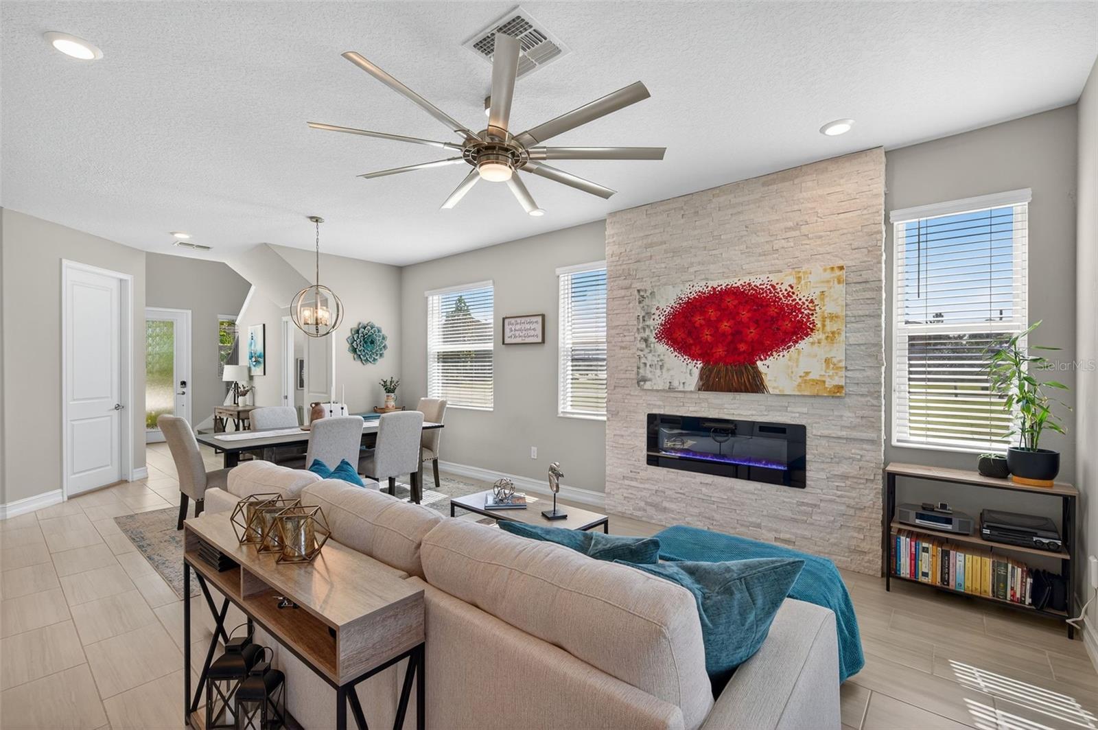 Image 11 of 90 For 4831 Isola Court